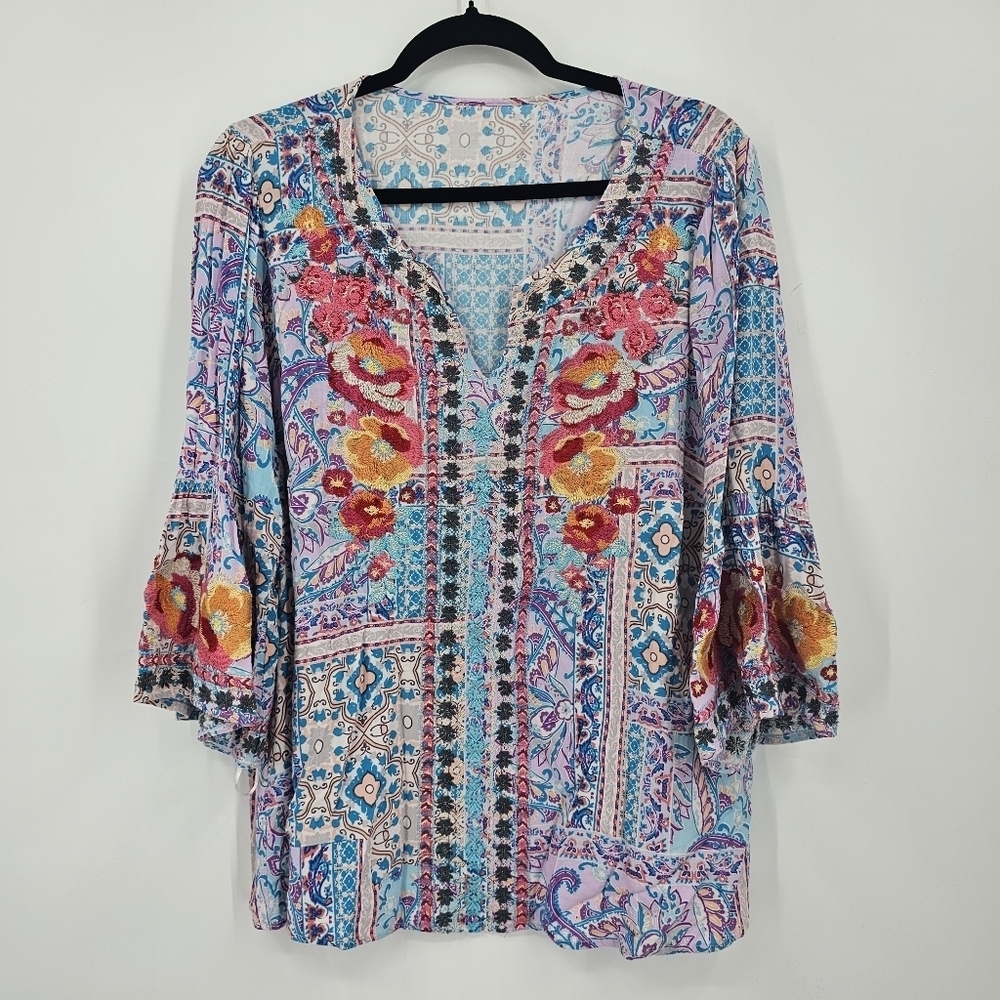 ANDREE BY UNIT Boho Embroidered Floral Top with 3/4 Bell Sleeves size 1X - Picture 2 of 7